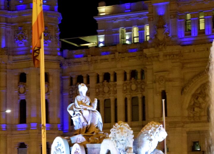 Espagne : Madrid, plaza de Cibeles