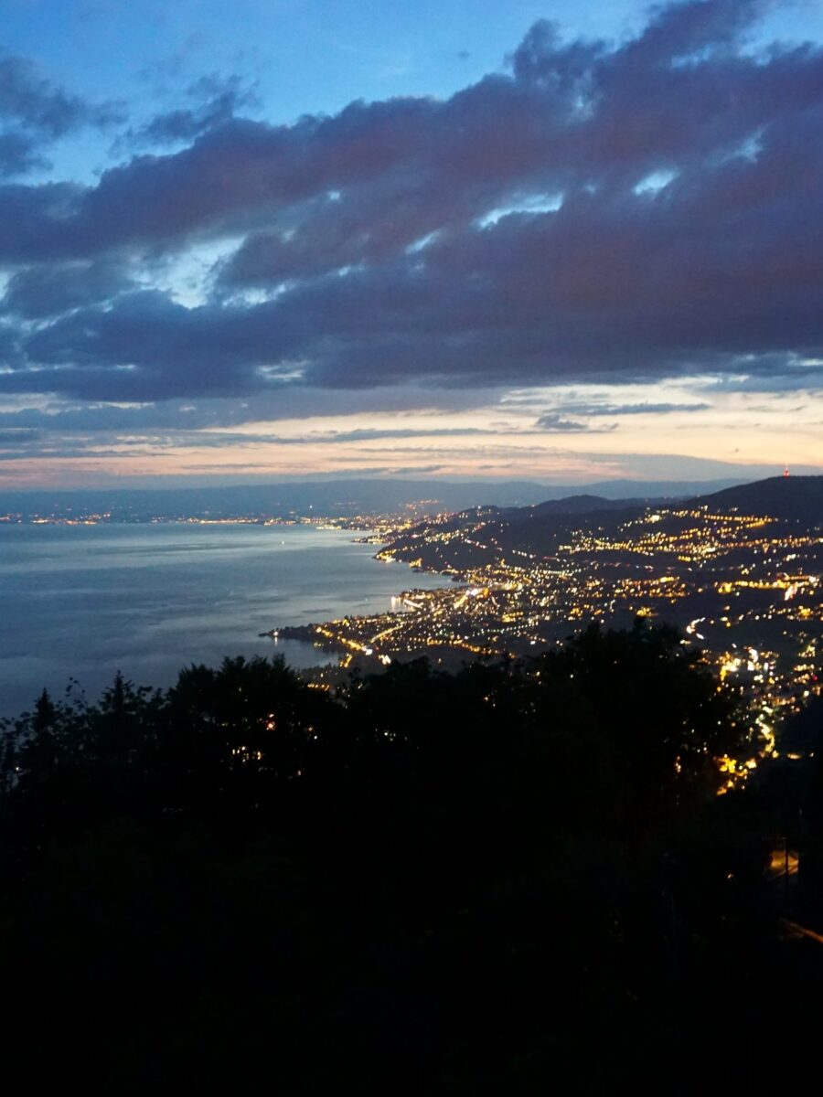 Suisse : lac Léman au crépuscule