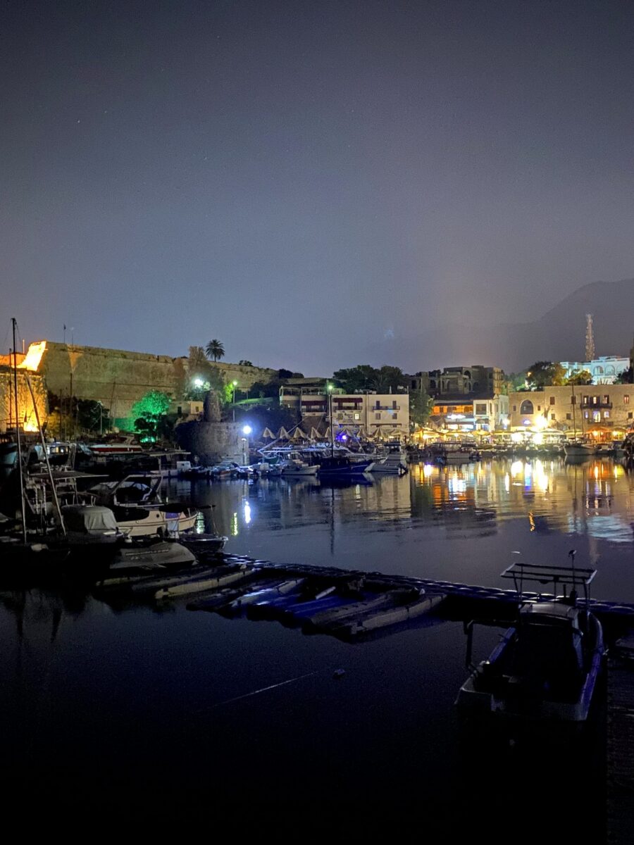 Chypre : port au crépuscule